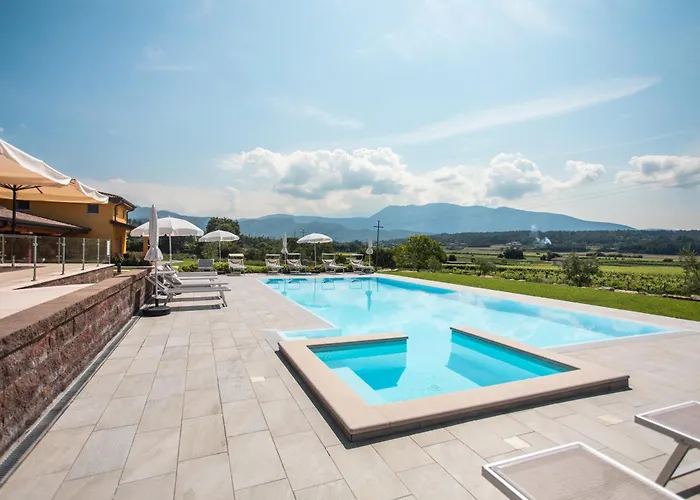 Borgo Marognole 3* Caprino Veronese