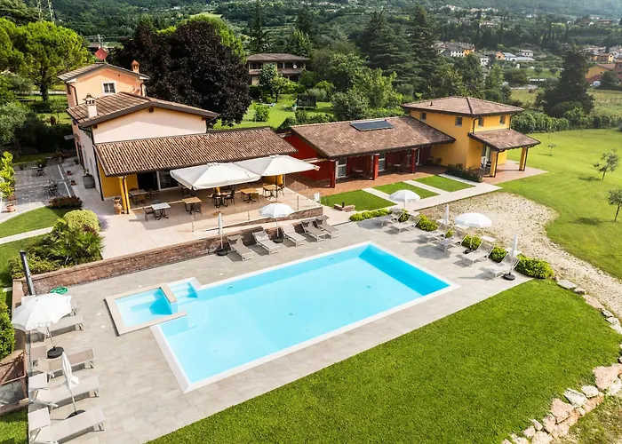 Borgo Marognole 3* Caprino Veronese